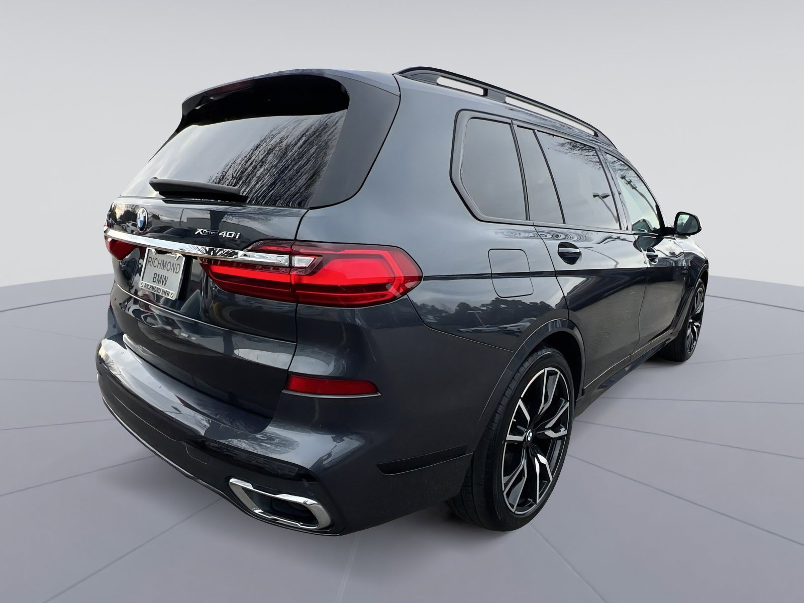 Used 2022 BMW X7 xDrive40i w/ M Sport Package image 9