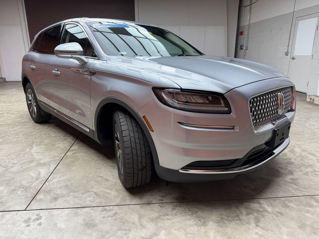 Used 2022 Lincoln Nautilus AWD w/ Premium Package image 5