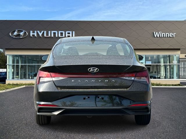 Certified 2023 Hyundai Elantra SEL w/ Preferred Accessory Package FWD image 3