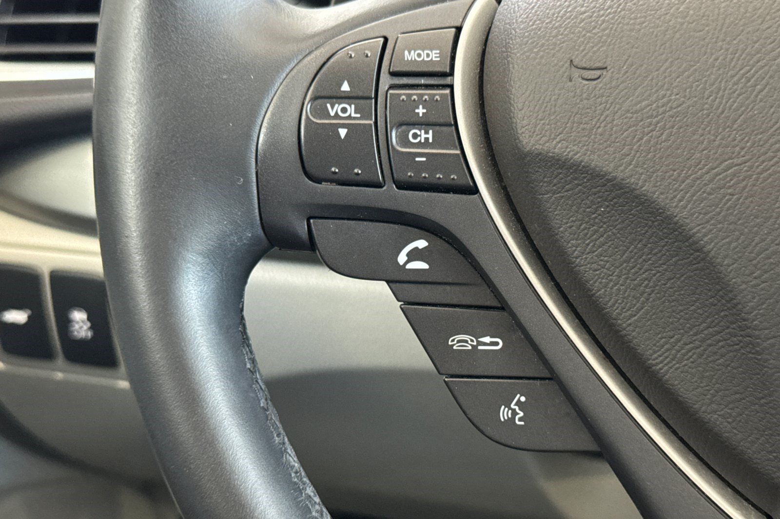 Used 2017 Acura RDX w/ Tech & AcuraWatch Plus Pack FWD image 30