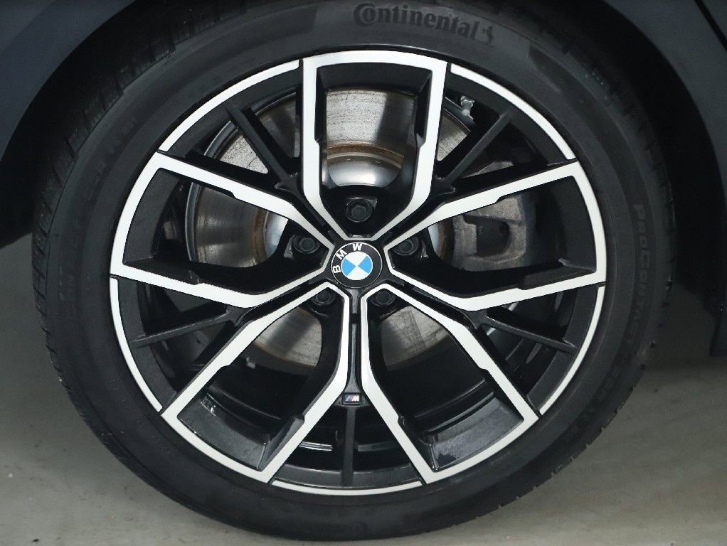 Certified 2022 BMW 540i xDrive w/ M Sport Package image 13
