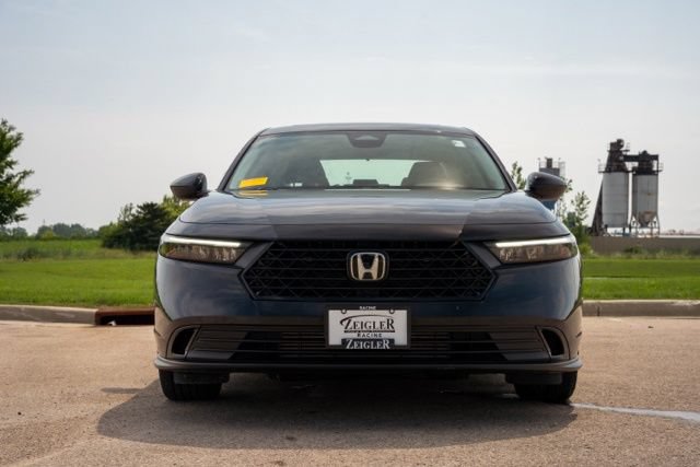 Used 2024 Honda Accord EX image 2