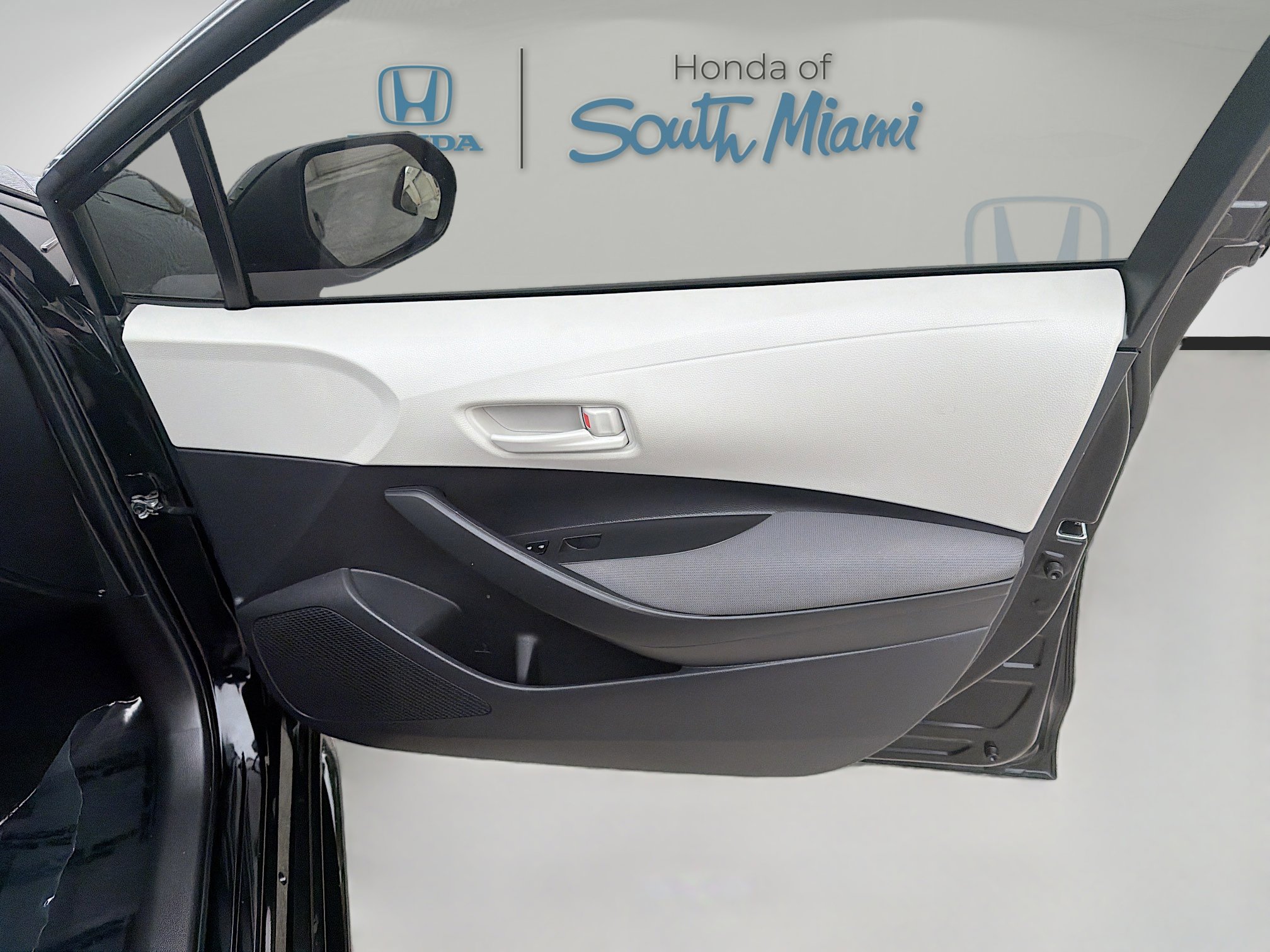 Used 2024 Toyota Corolla LE image 32