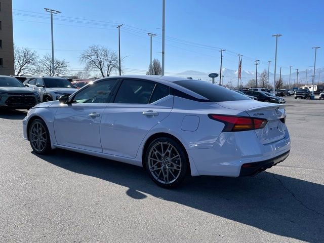 Used 2024 Nissan Altima 2.0 SR image 8