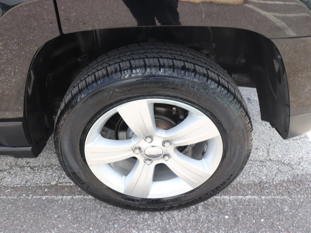 Used 2014 Jeep Patriot Limited AWD/4WD image 12