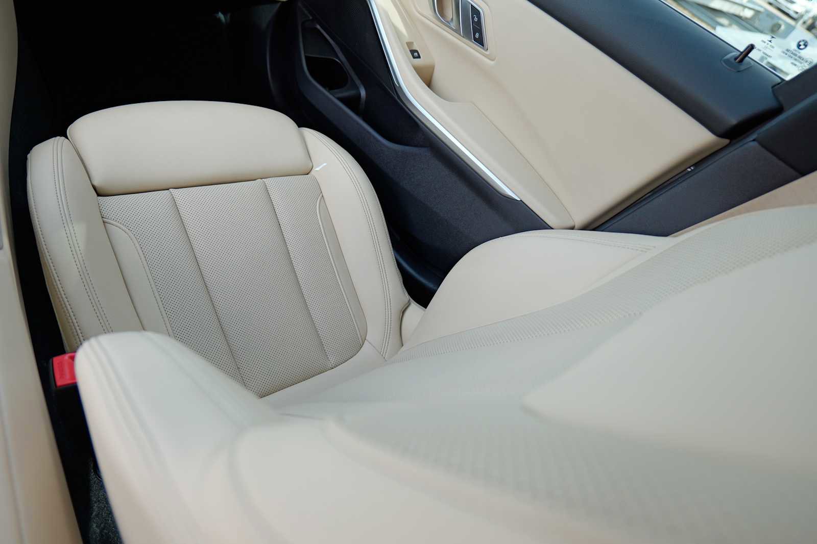 Used 2022 BMW 330e w/ Driving Assistance Package image 26