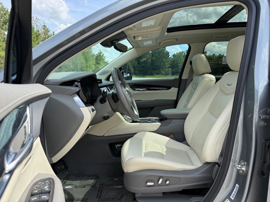 Certified 2024 Cadillac XT6 Premium Luxury w/ Technology Package FWD image 28