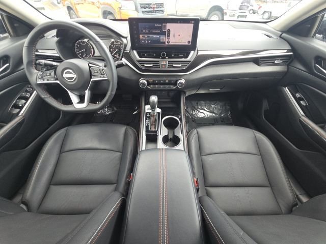 Used 2024 Nissan Altima 2.5 SR w/ SR Premium Package image 25