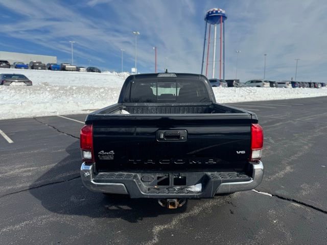 Used 2018 Toyota Tacoma SR5 image 4