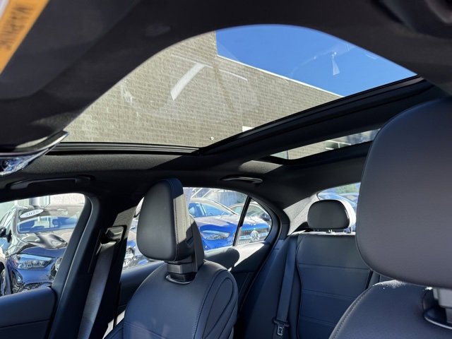 Used 2025 Mercedes-Benz C 300 4MATIC Sedan image 22