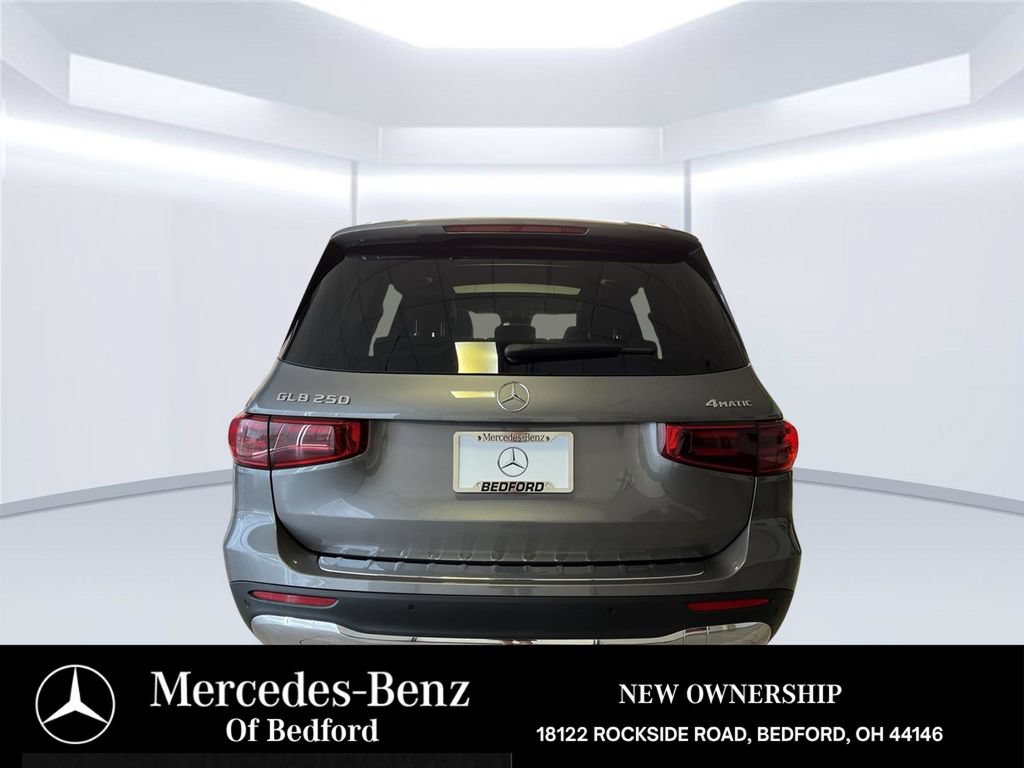 Used 2026 Mercedes-Benz GLB 250 4MATIC image 4