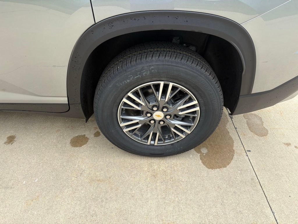 New 2026 Chevrolet Traverse LT w/ LPO, Floor Liner Package FWD image 52