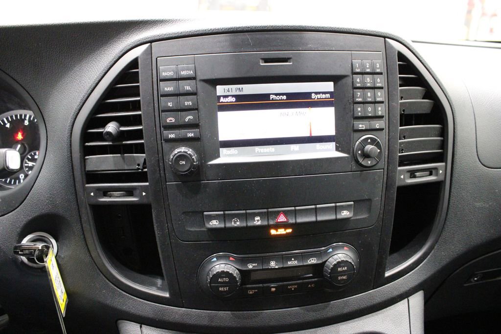 Used 2018 Mercedes-Benz Metris Passenger image 18