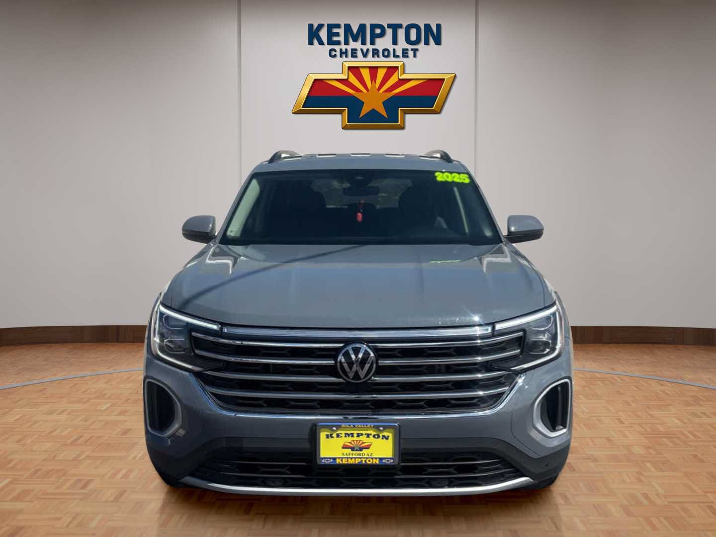 Used 2025 Volkswagen Atlas SE AWD/4WD image 1
