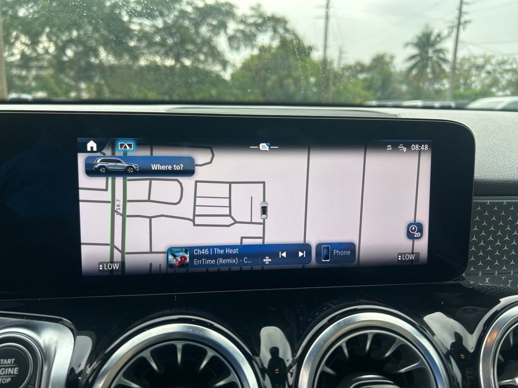 Used 2025 Mercedes-Benz GLB 250 4MATIC image 12