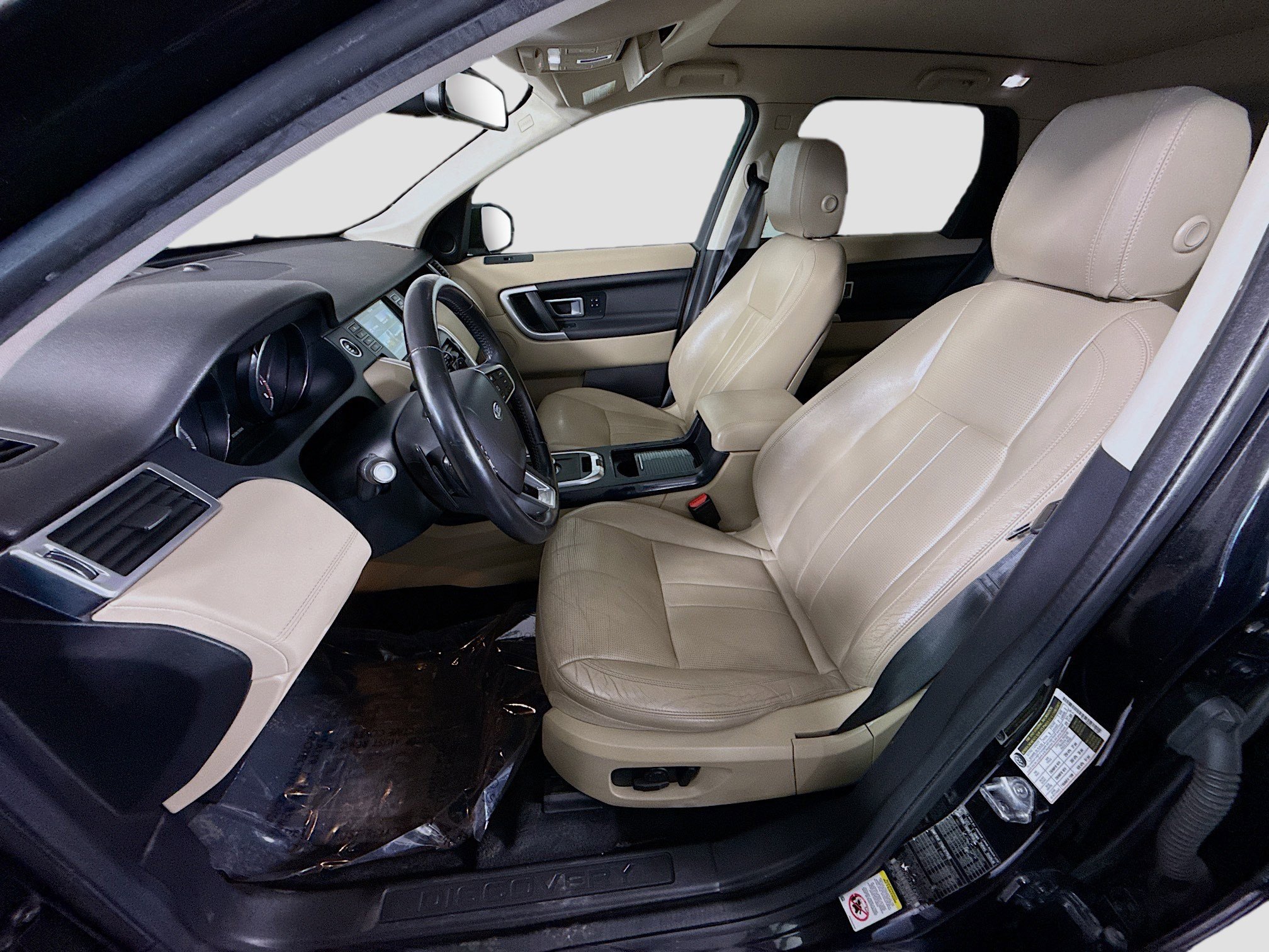 Used 2018 Land Rover Discovery Sport HSE image 22