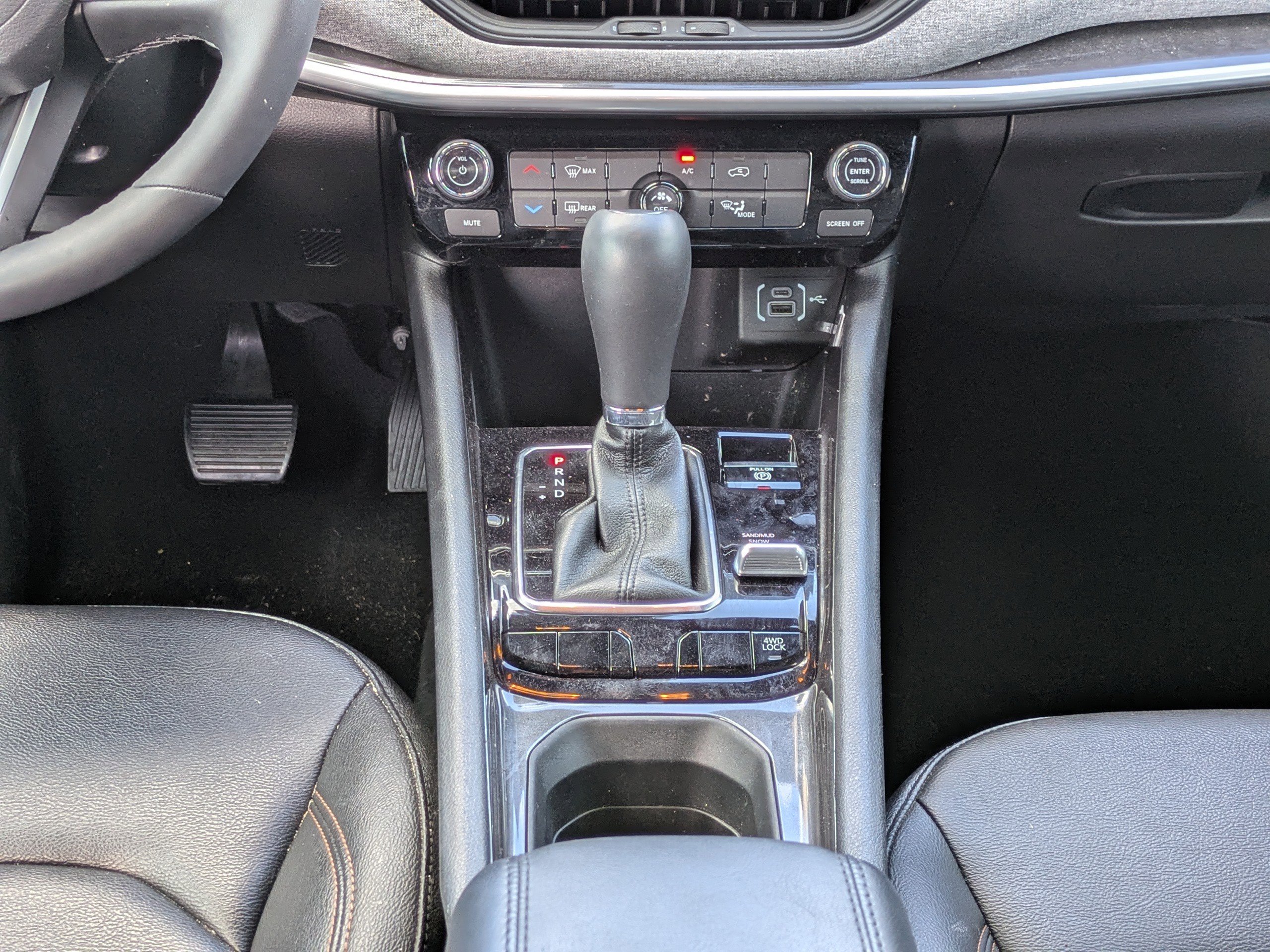 Used 2024 Jeep Compass Latitude image 16