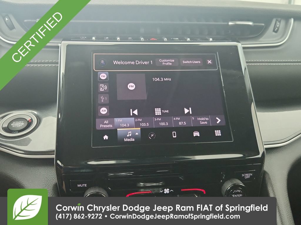 Used 2023 Jeep Grand Cherokee Laredo AWD/4WD image 23