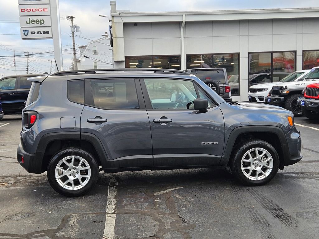 Used 2022 Jeep Renegade Latitude w/ Convenience Group image 8