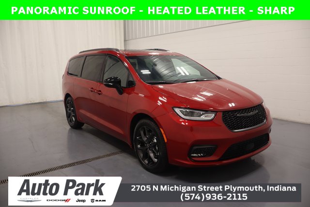 New 2026 Chrysler Pacifica Limited image 1