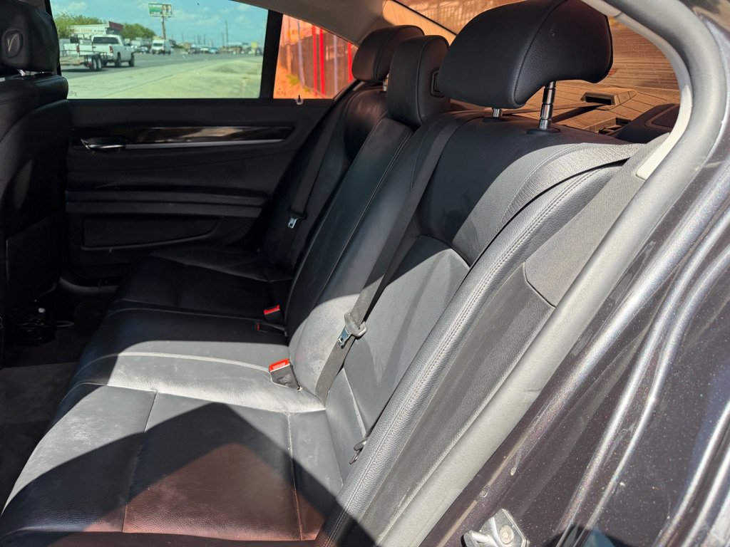 Used 2015 BMW 740i RWD image 27