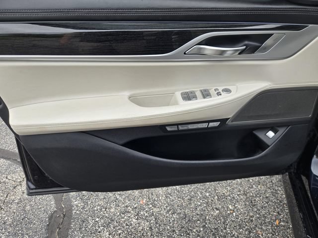 Used 2018 BMW 750i xDrive AWD/4WD image 15