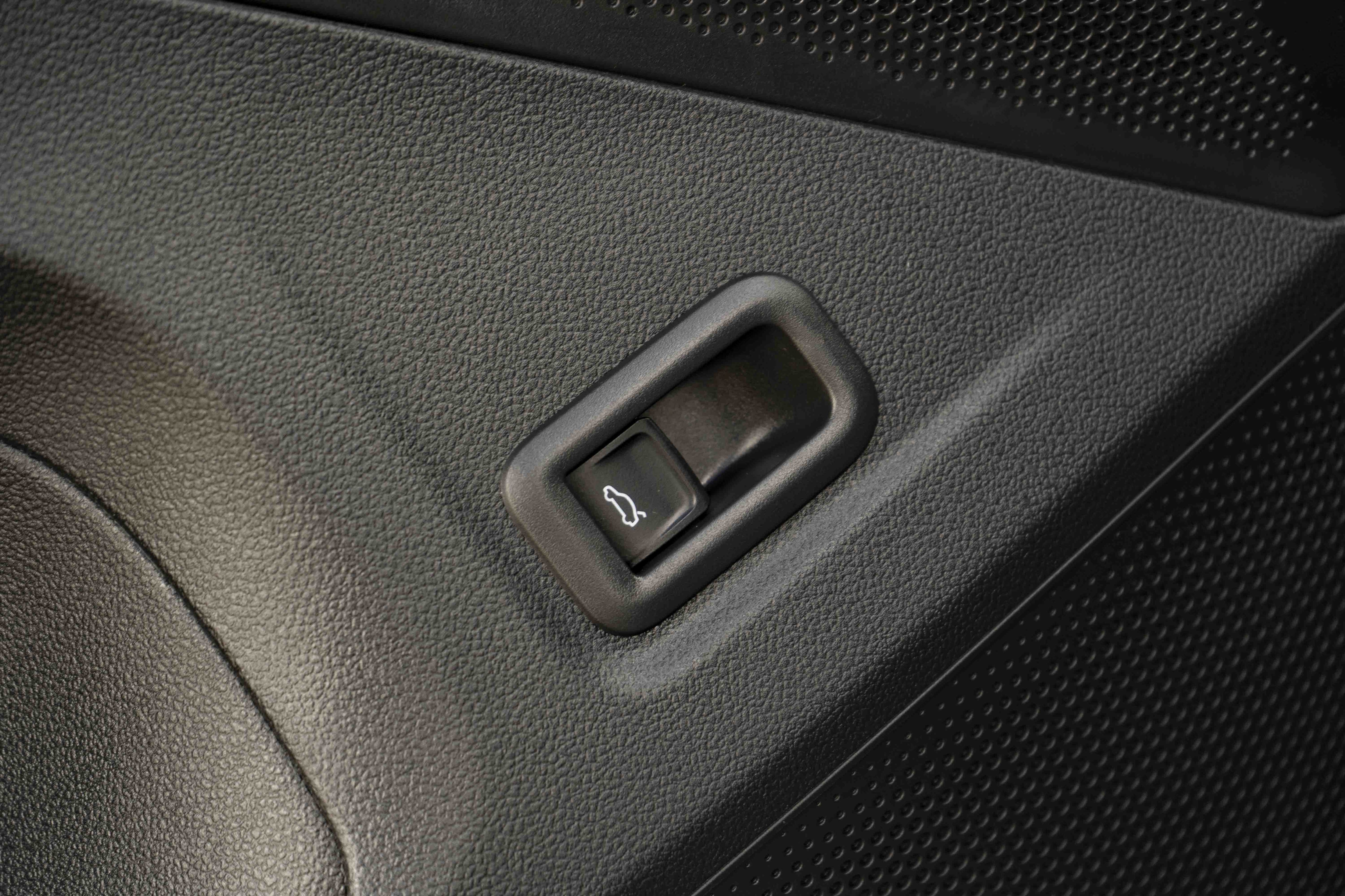 Certified 2026 Volkswagen Tiguan SE FWD image 33