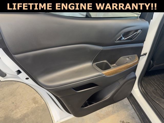 Used 2023 GMC Acadia SLE w/ Driver Convenience Package image 28