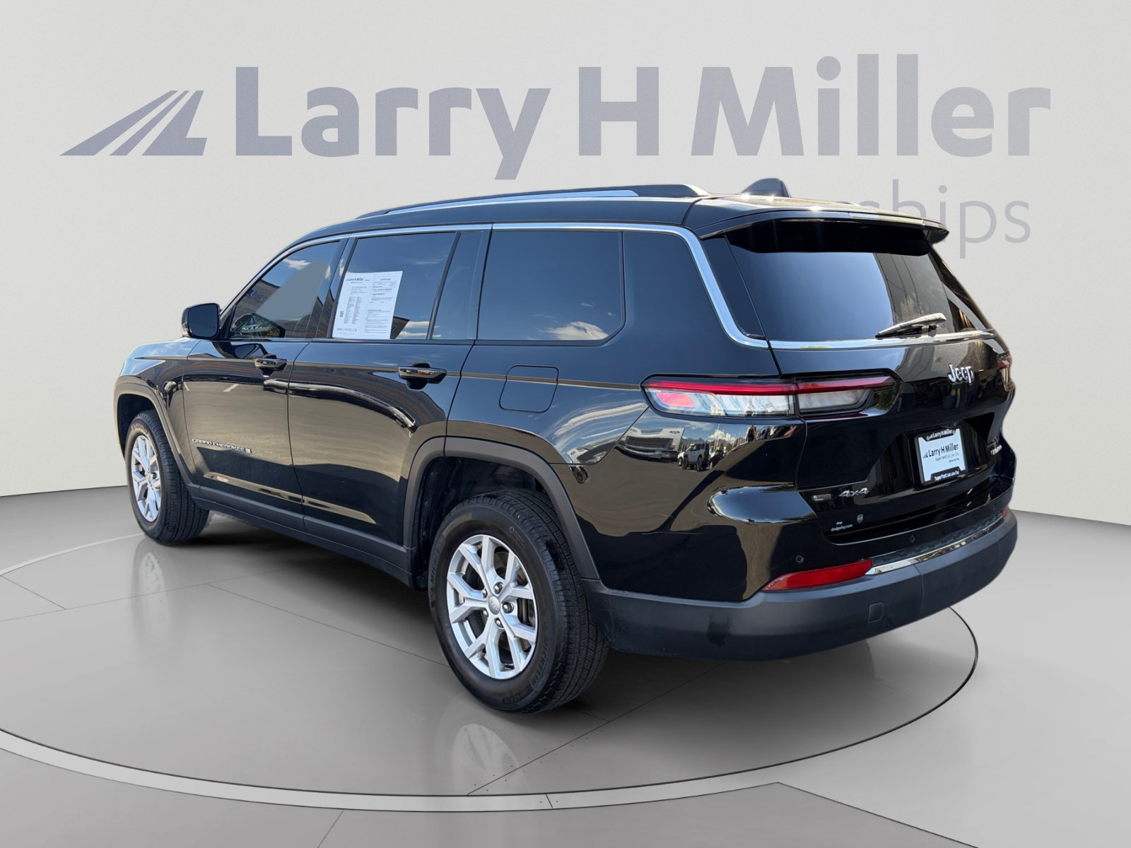 Used 2021 Jeep Grand Cherokee L Limited AWD/4WD image 3