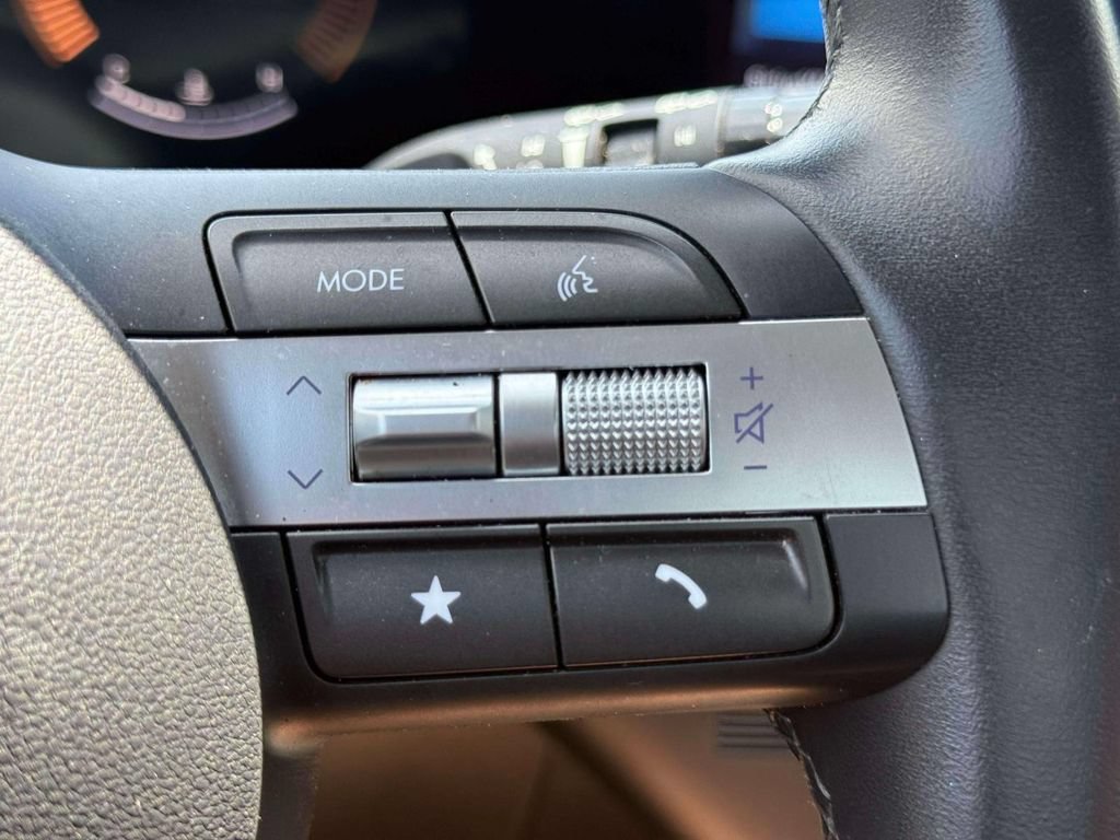 Used 2025 Hyundai Kona SEL FWD image 22