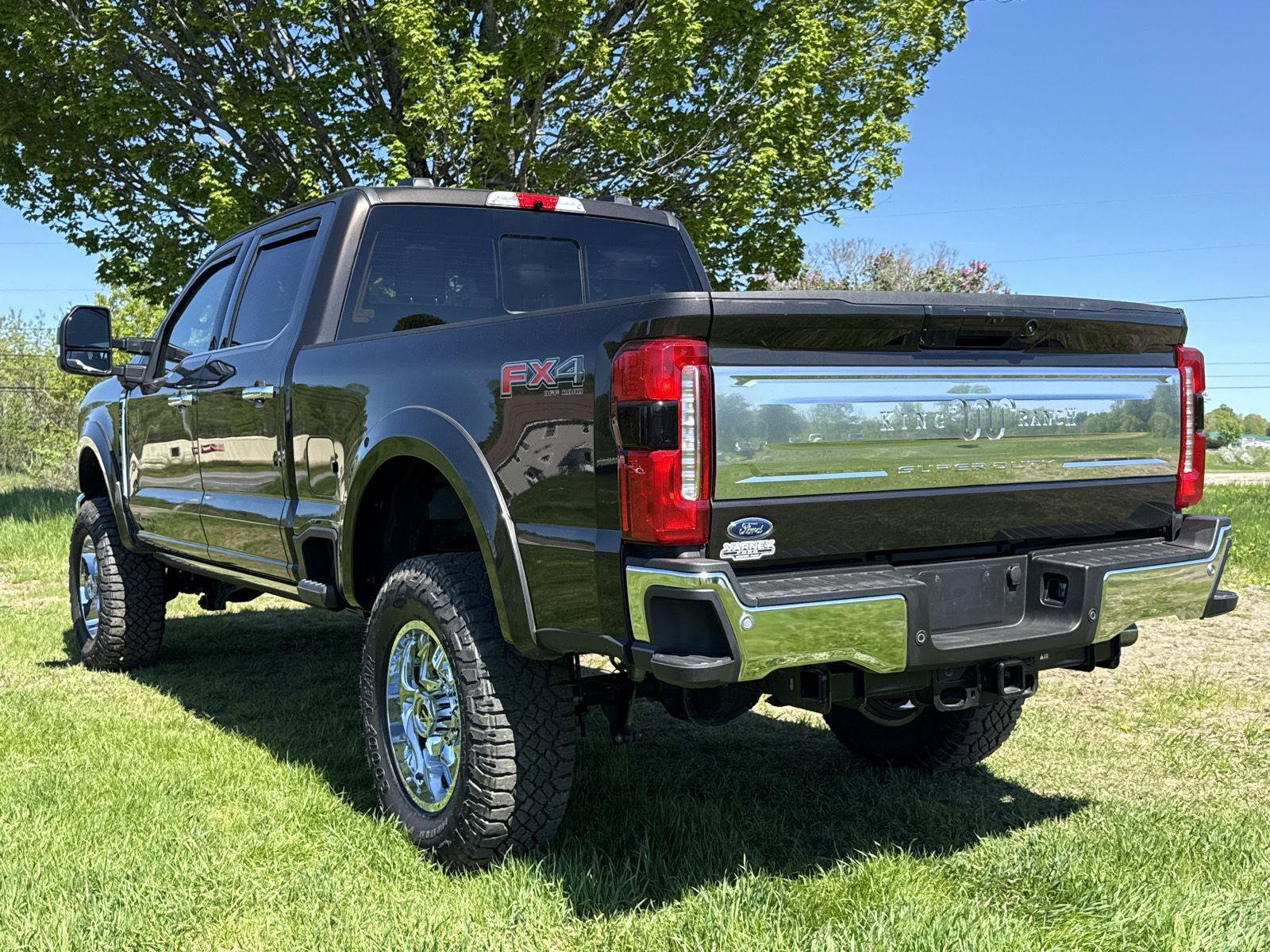 Used 2025 Ford F250 King Ranch w/ Chrome Package AWD/4WD image 9