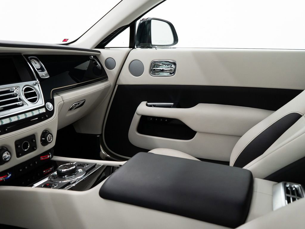 Used 2019 Rolls-Royce Wraith image 26