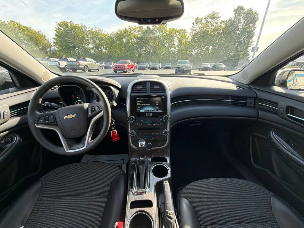 Used 2015 Chevrolet Malibu LT FWD image 11