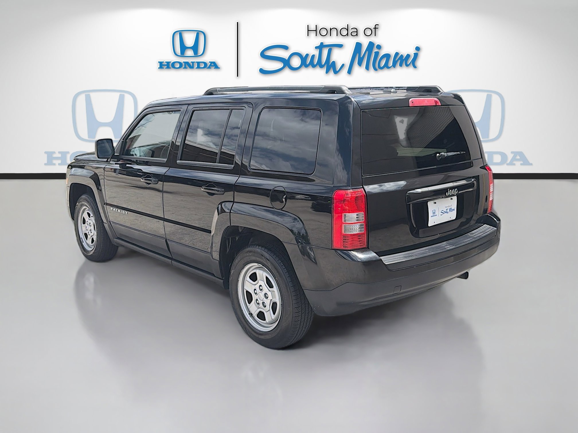 Used 2016 Jeep Patriot Sport w/ Power Value Group FWD image 5