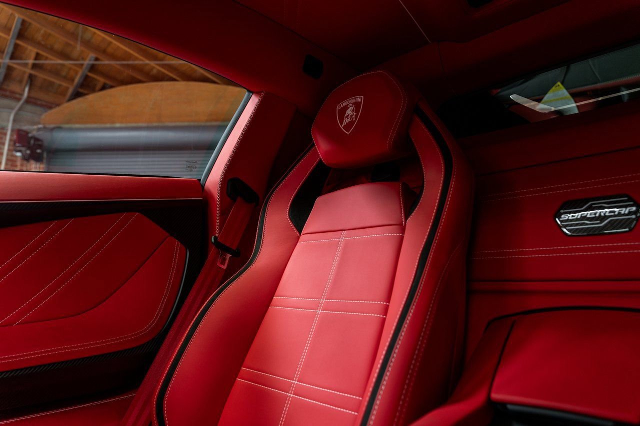 Used 2022 Lamborghini Aventador Countach image 15