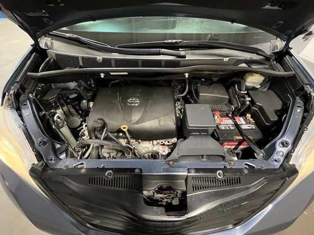 Used 2017 Toyota Sienna L FWD image 26