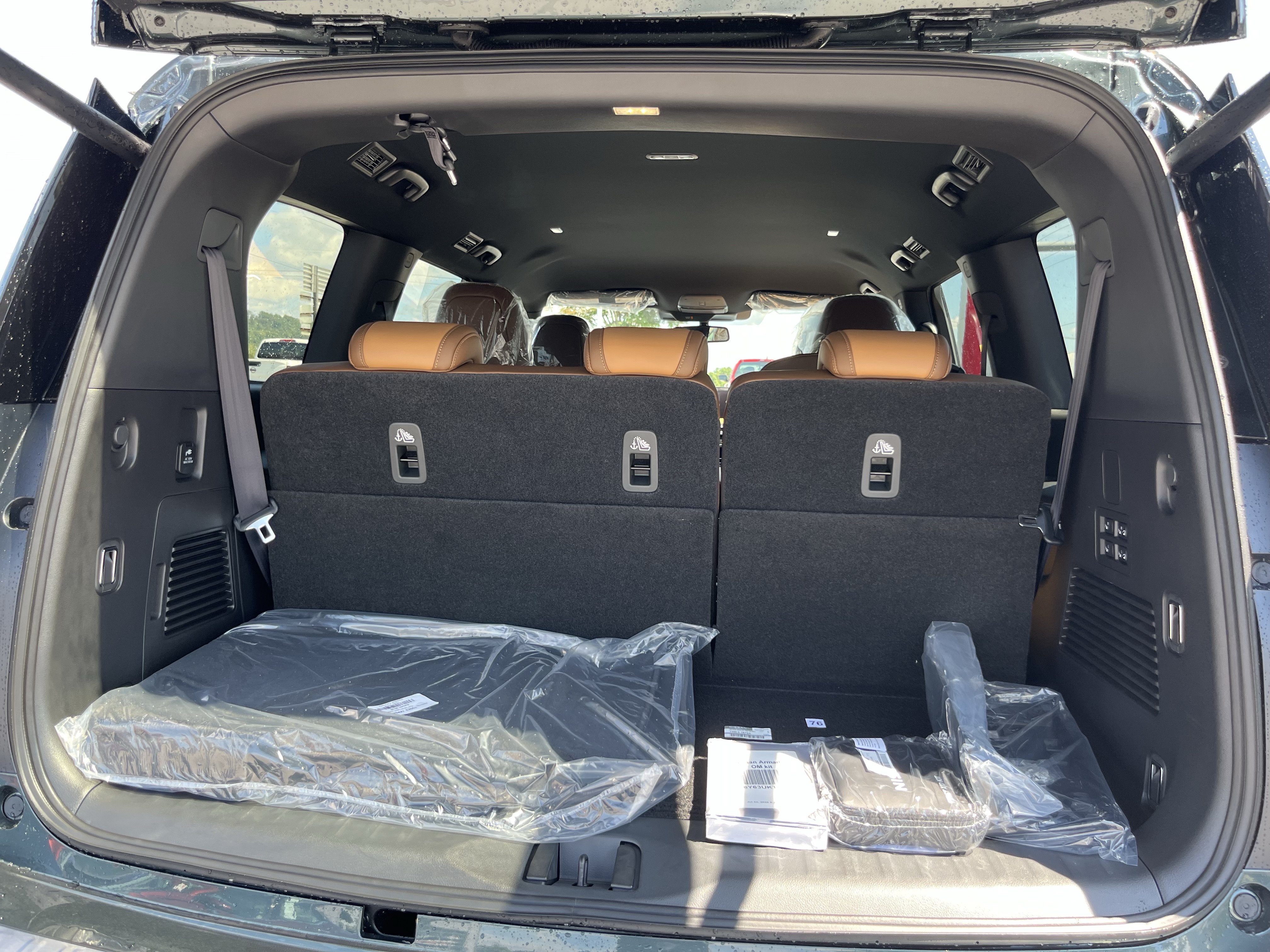 New 2026 Nissan Armada SL w/ Captain's Chari Seat Package AWD/4WD image 8