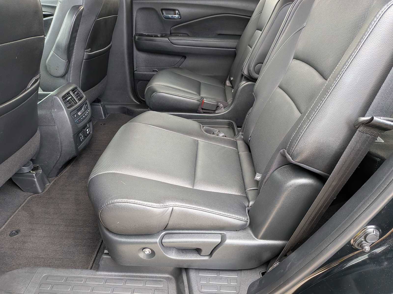 Used 2021 Honda Pilot Elite image 17