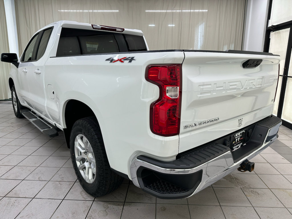 Used 2023 Chevrolet Silverado 1500 LT w/ Protection Package AWD/4WD image 10