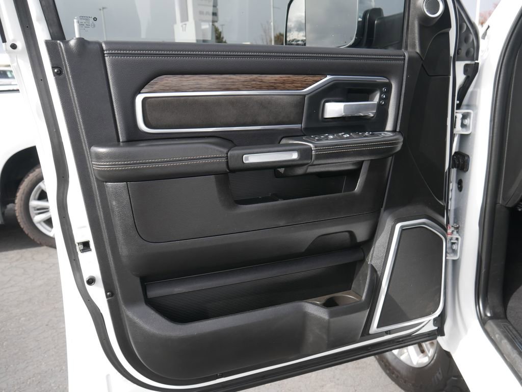 Used 2019 RAM 3500 Laramie image 34