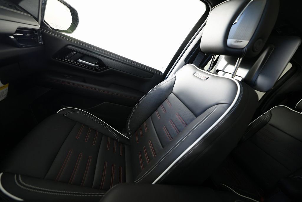 Used 2025 GMC Yukon AT4 Ultimate w/ LPO, Illumination Package image 41