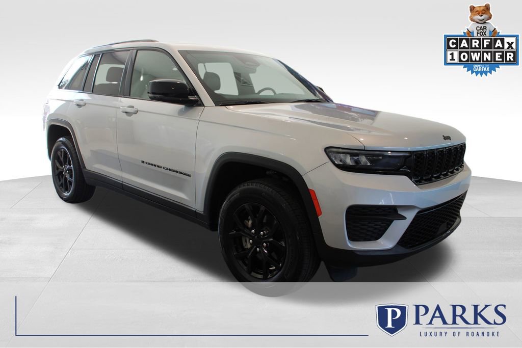 Used 2025 Jeep Grand Cherokee Altitude AWD/4WD image 1
