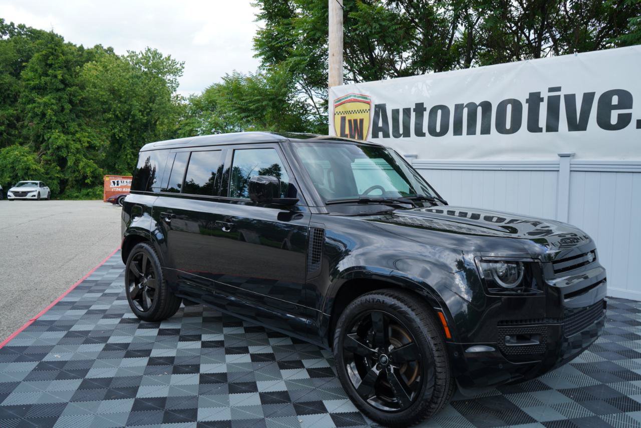 Used 2023 Land Rover Defender 110 V8 AWD/4WD image 2
