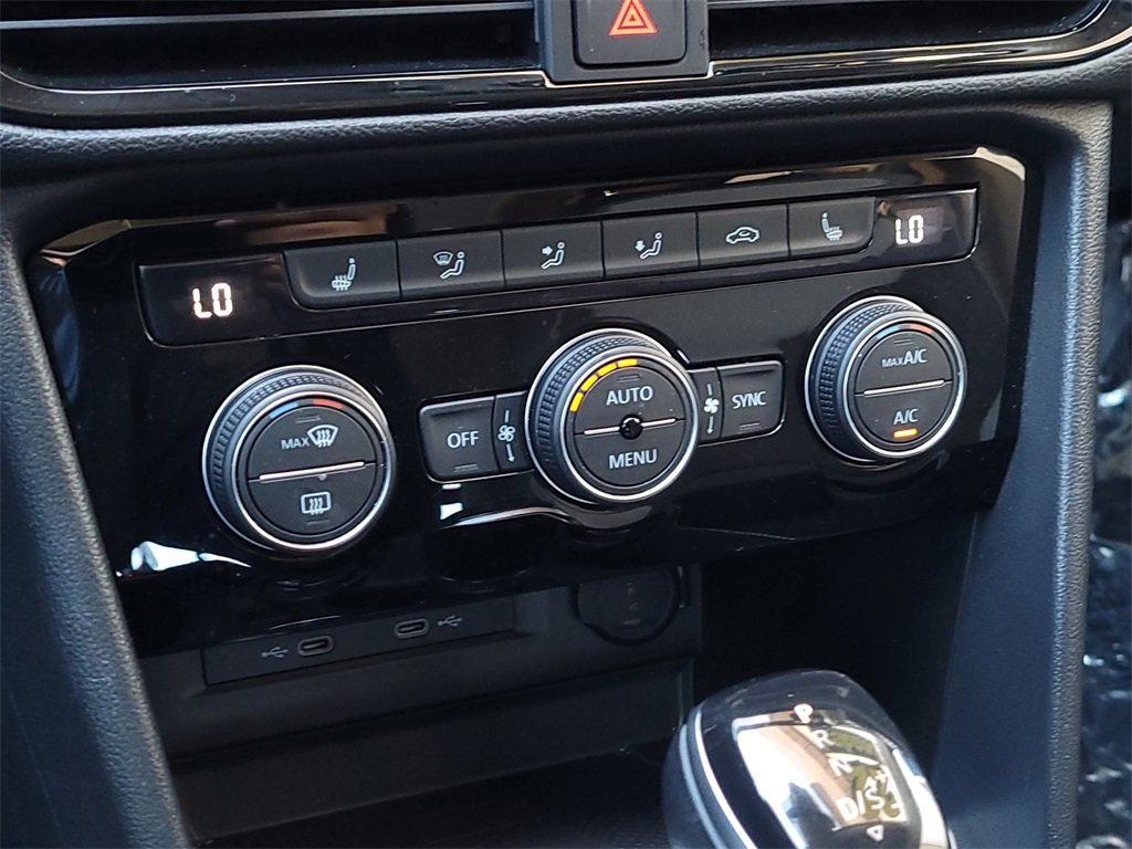 Used 2022 Volkswagen Taos SEL image 20