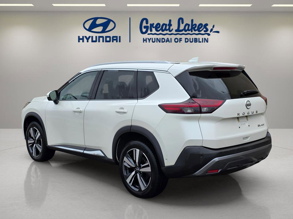 Used 2023 Nissan Rogue SL w/ SL Premium Package image 3