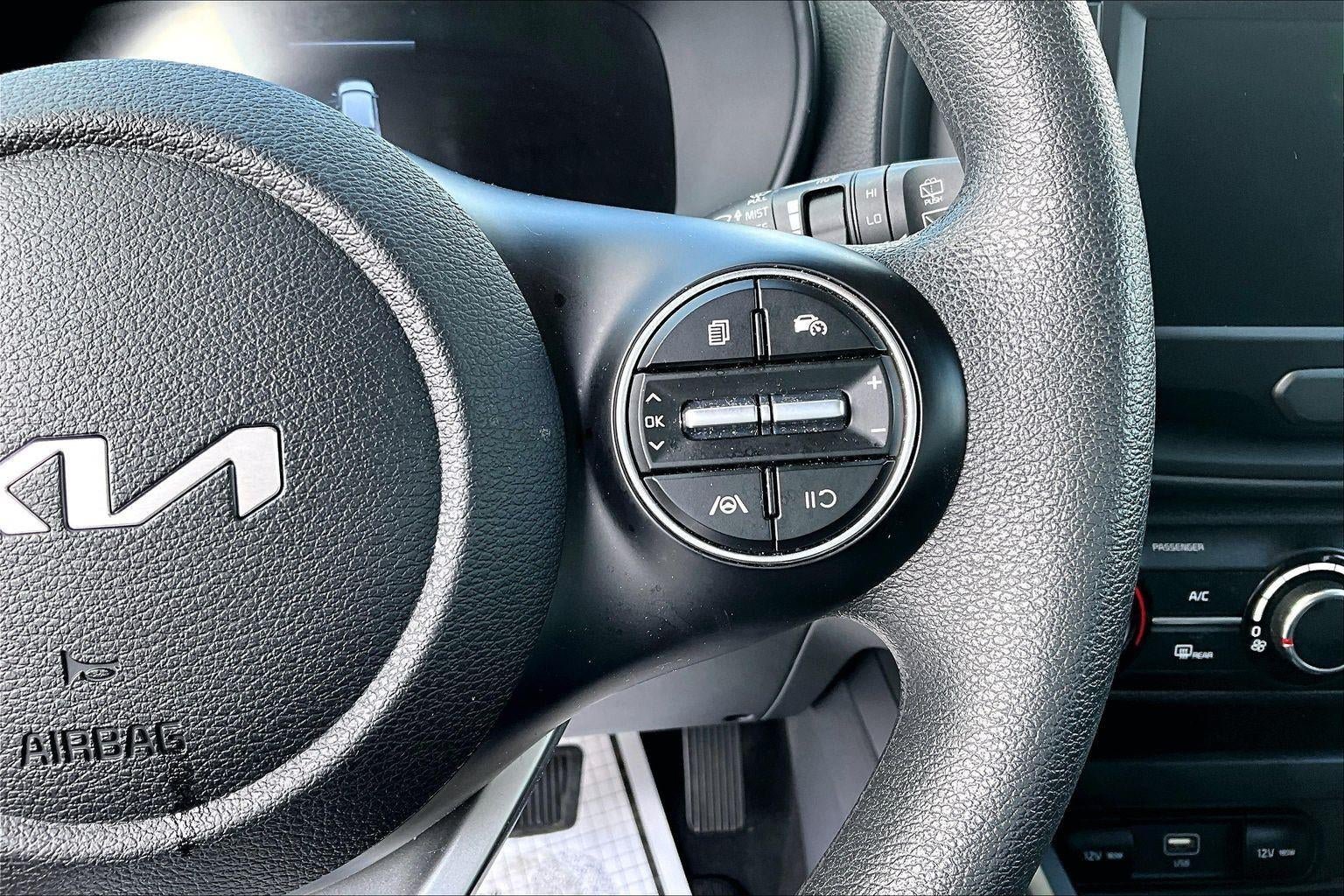 Used 2025 Kia Soul LX w/ LX Technology Package FWD image 12