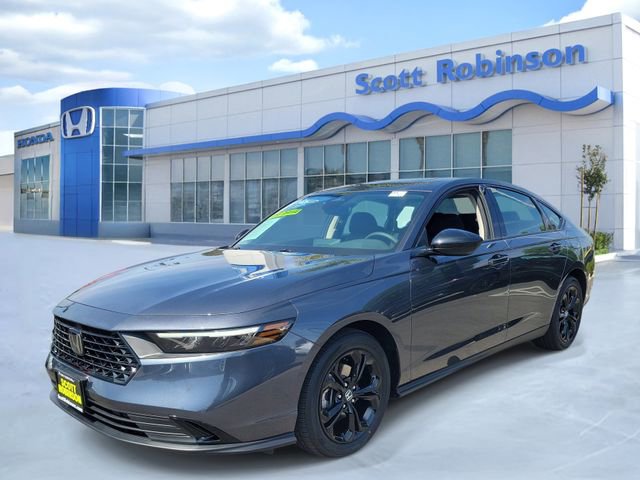 Certified 2025 Honda Accord SE image 2