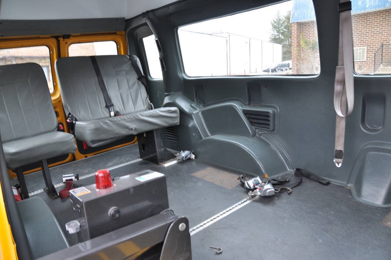 Used 2014 Ford E-250 and Econoline 250 Extended w/ Power Group RWD image 28