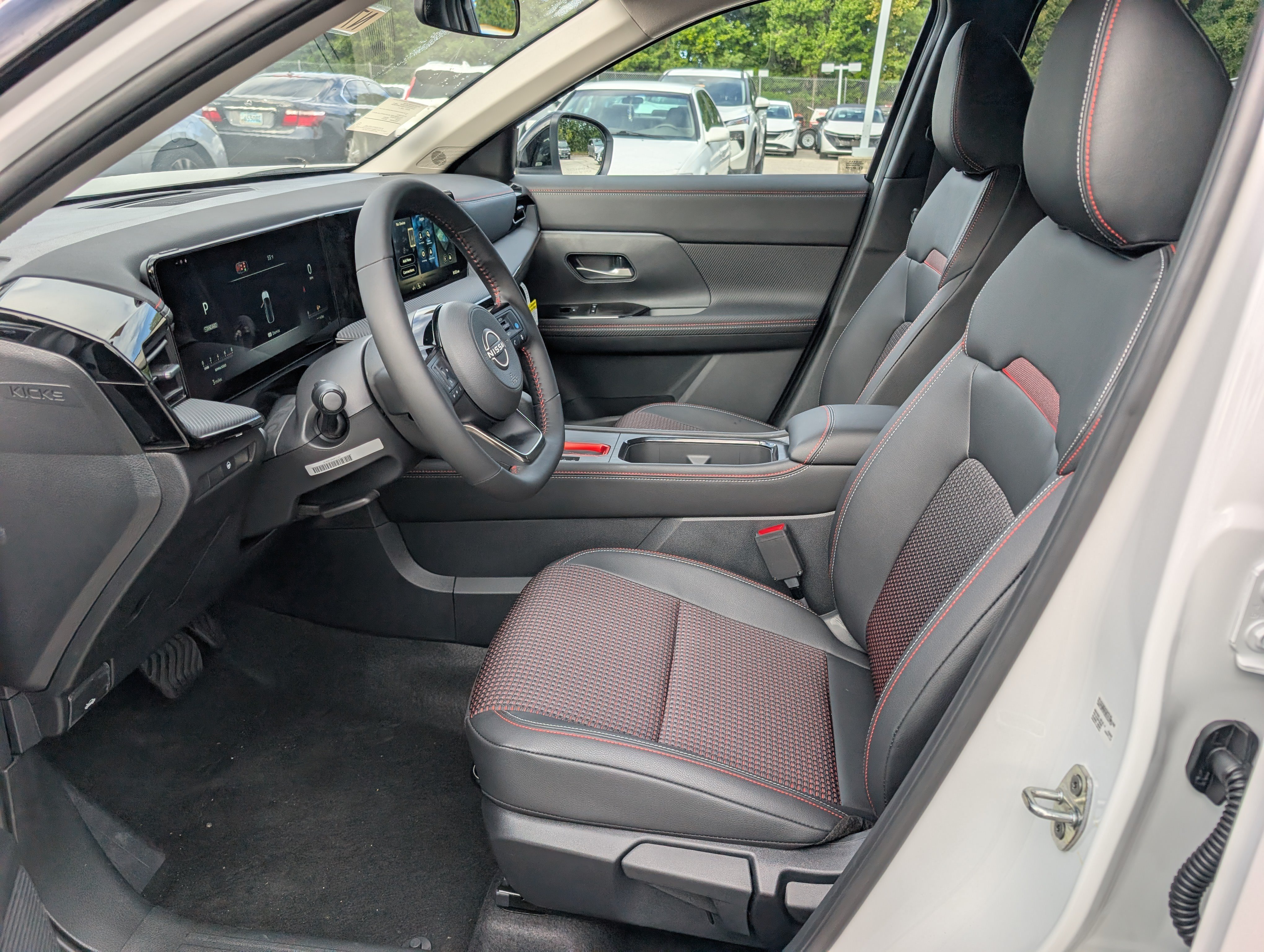 New 2027 Nissan Kicks SR AWD/4WD image 13