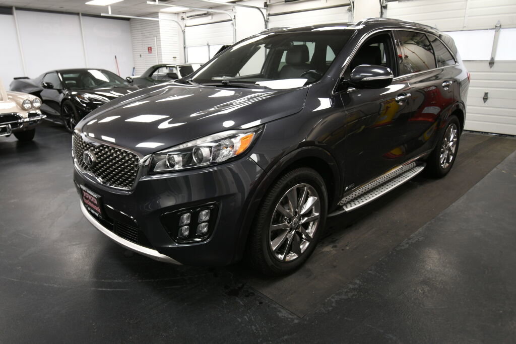 Used 2017 Kia Sorento SX image 4
